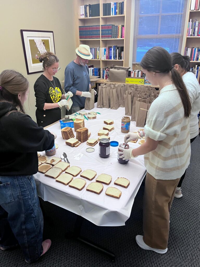 DU students preparing meals for community service